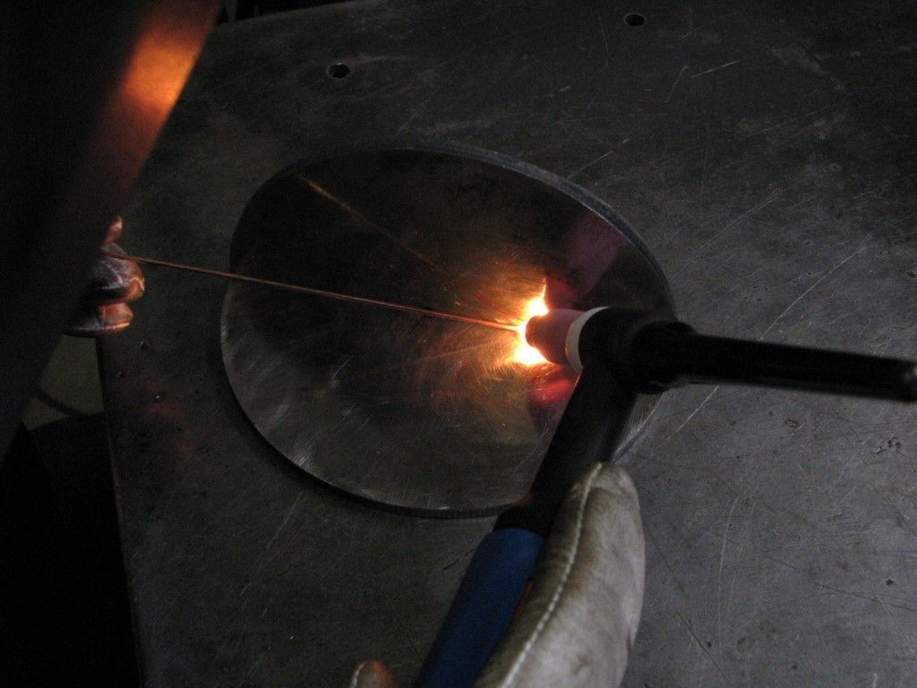 Soldando chapa de aço com adição de material com uma TIG DC Guias Tutoriais DBC Oxigênio
